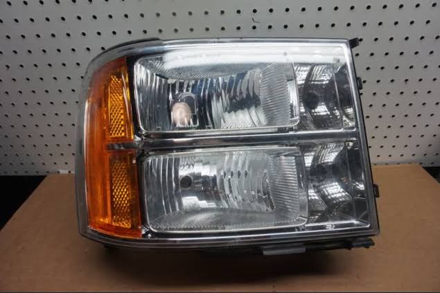 2013 GMC Sierra Headlight Assembly M991842