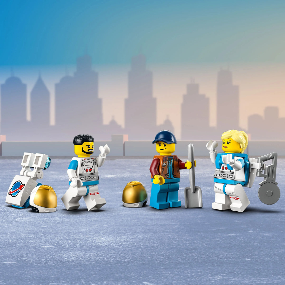 Lunar Roving Vehicle Outer Space Toy with 3 Astronaut Minifigures B532695