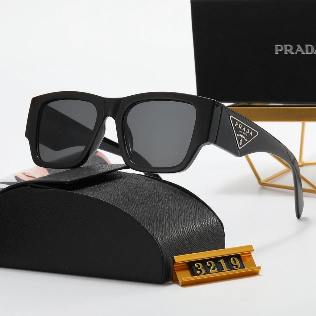 Black and White Letter Polarized Sunglasses N53618