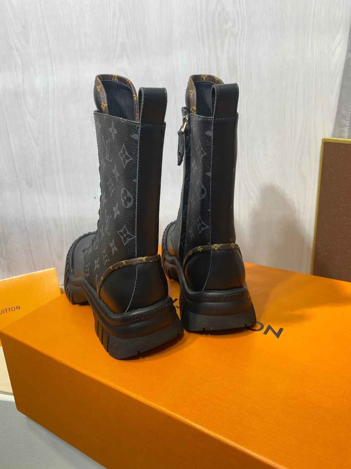 Boots F277