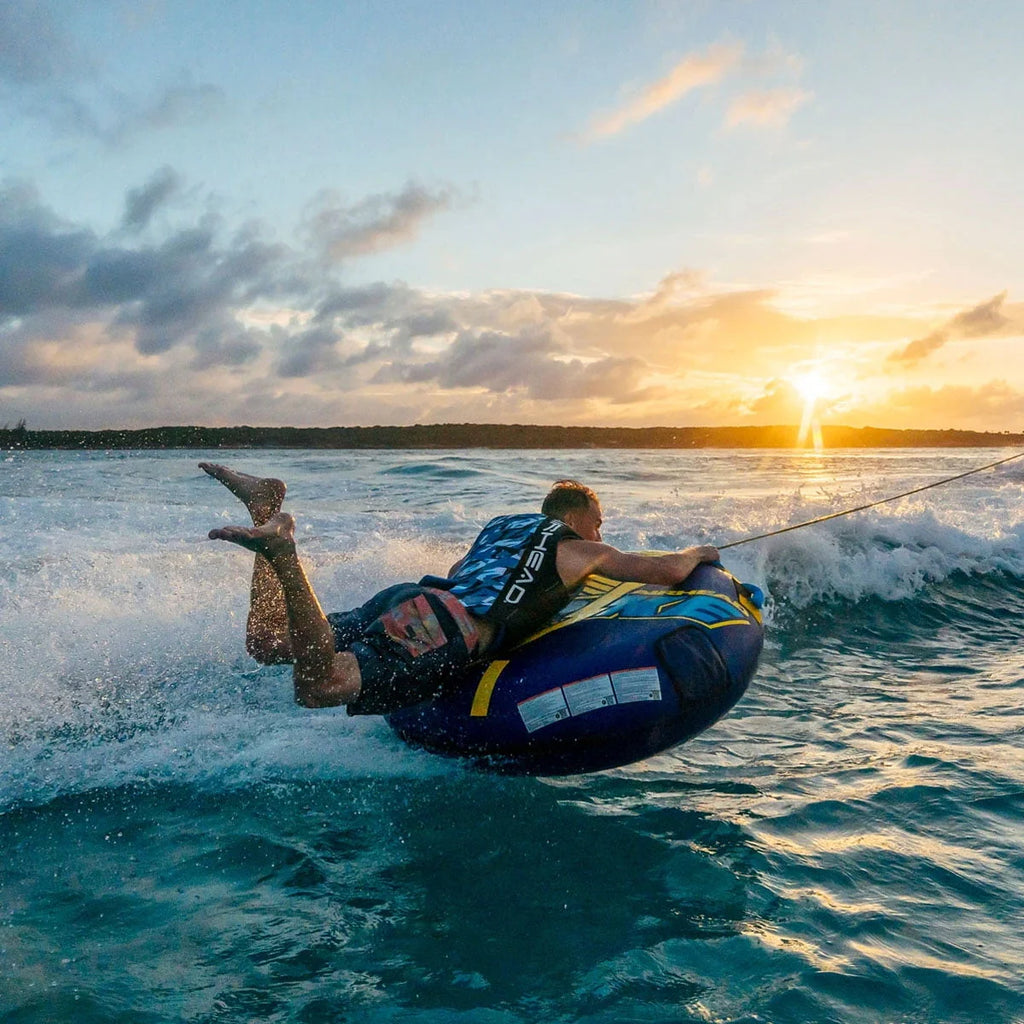 Inflatable 1 Rider Towable with Pump and Rope Y201395