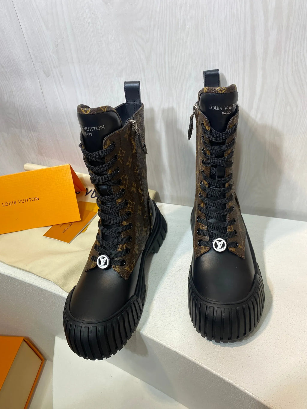 Boots F277