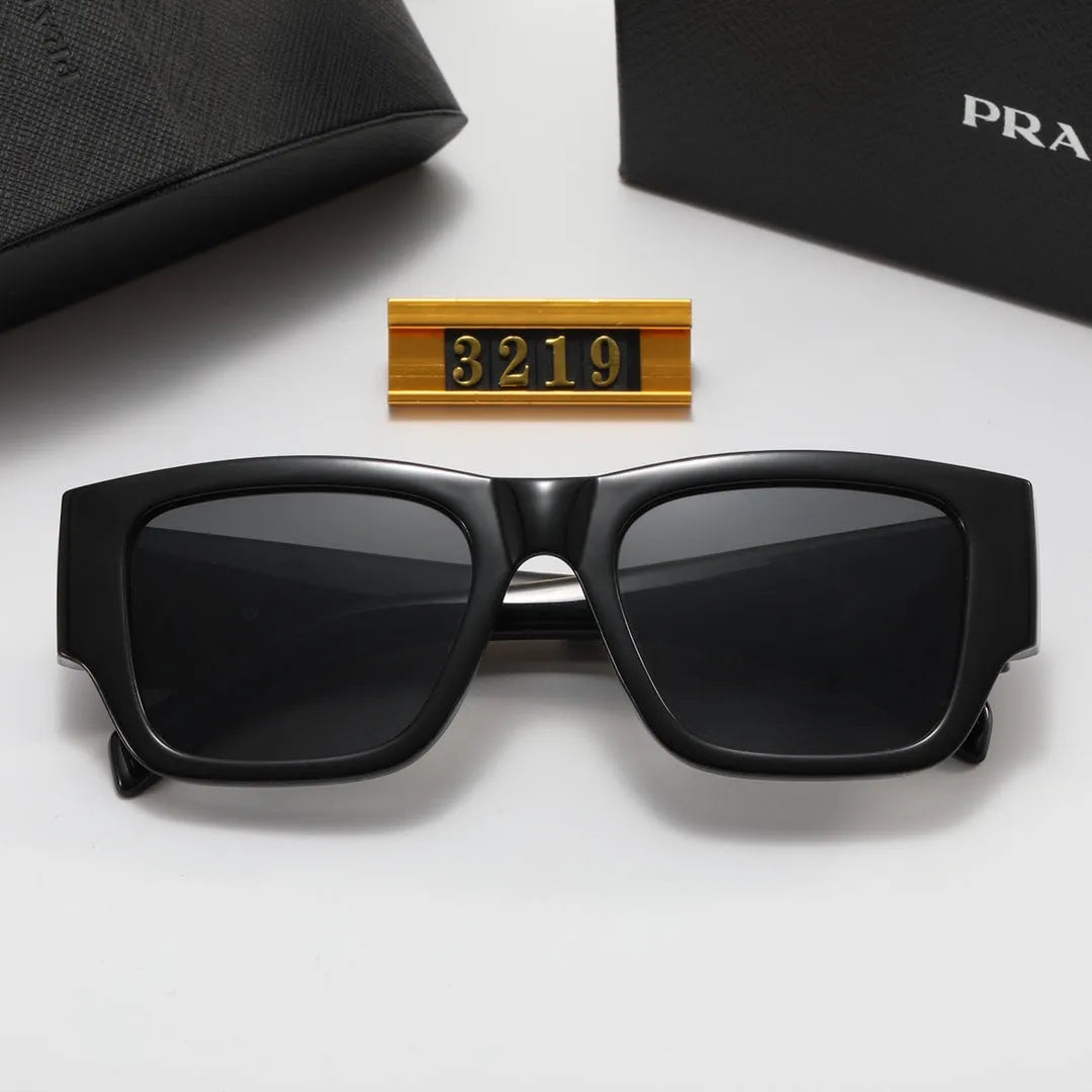 Black and White Letter Polarized Sunglasses N53618