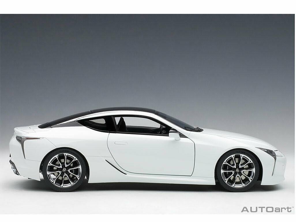 1/18 Metallic White Model Car Z750062