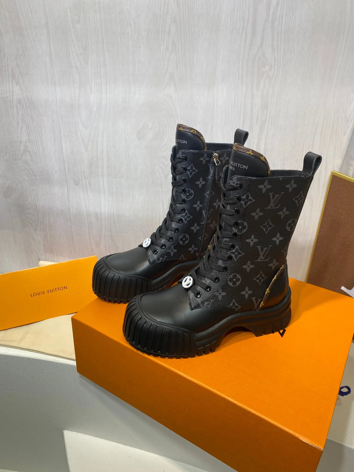 Boots F277