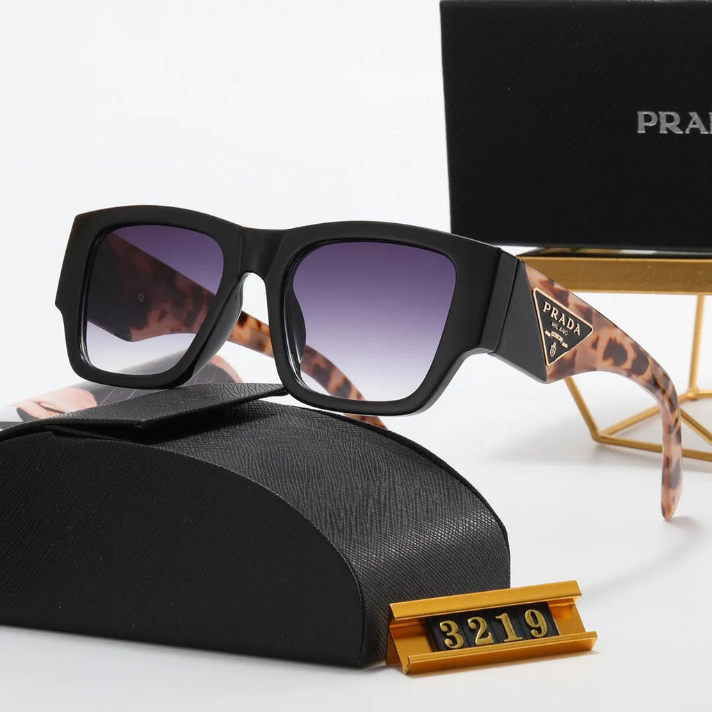 Black and White Letter Polarized Sunglasses N53618