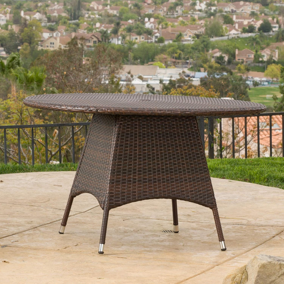 Multibrown Round Dining Table H2256
