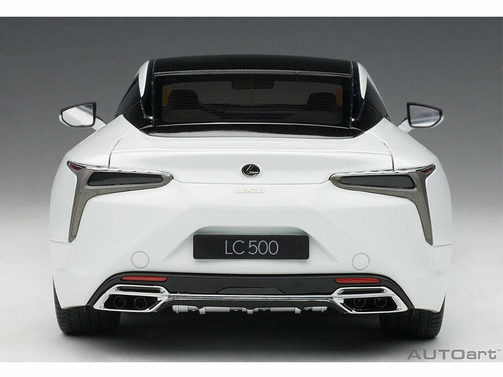 1/18 Metallic White Model Car Z750062
