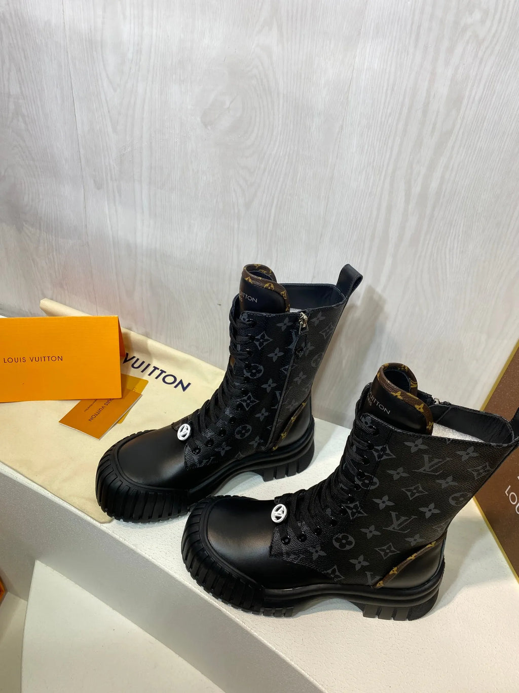 Boots F277