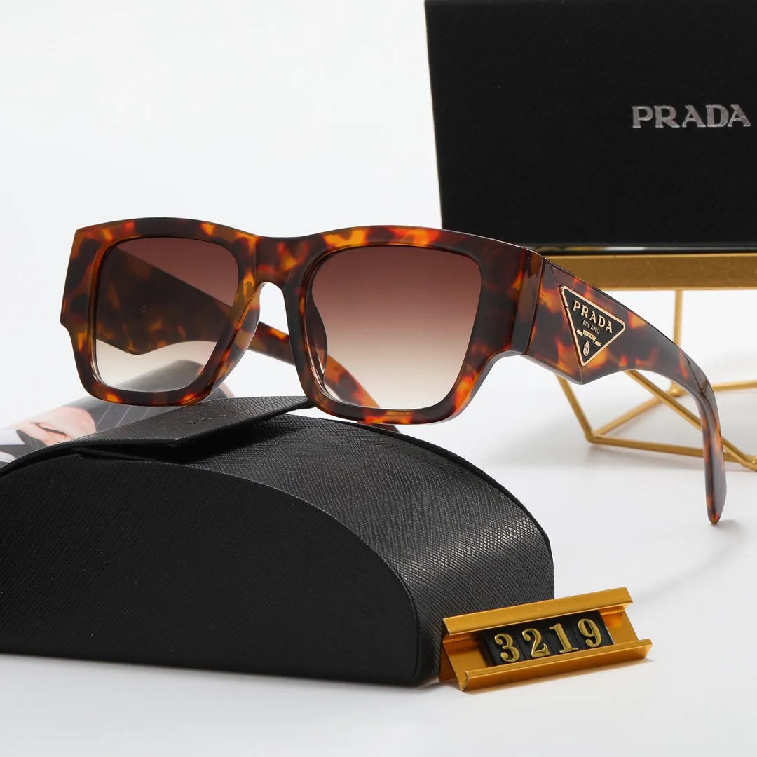 Black and White Letter Polarized Sunglasses N53618