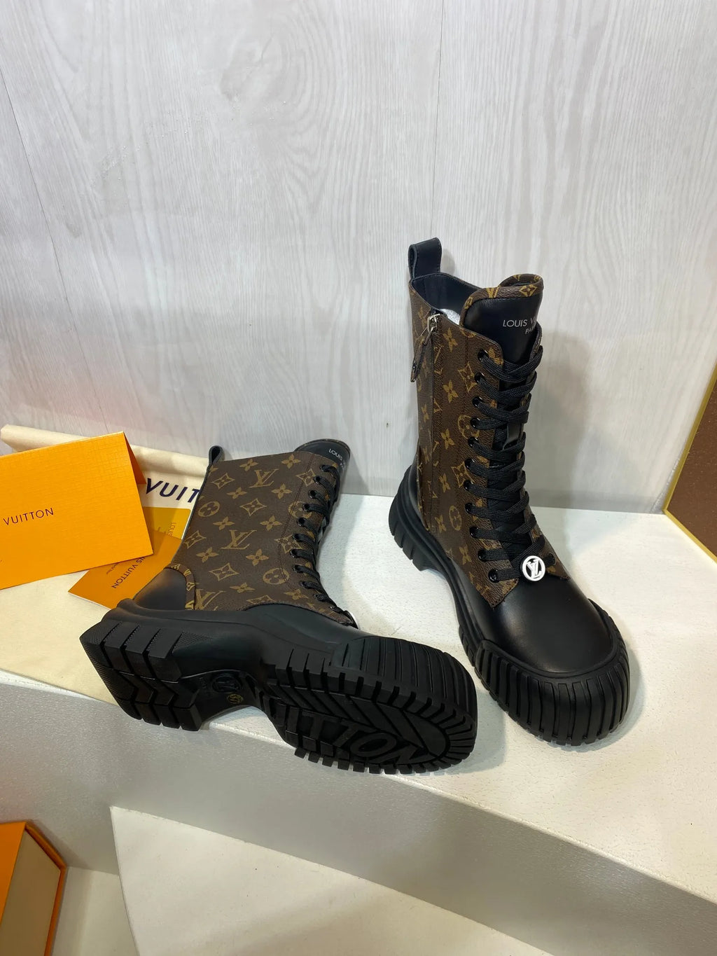 Boots F277